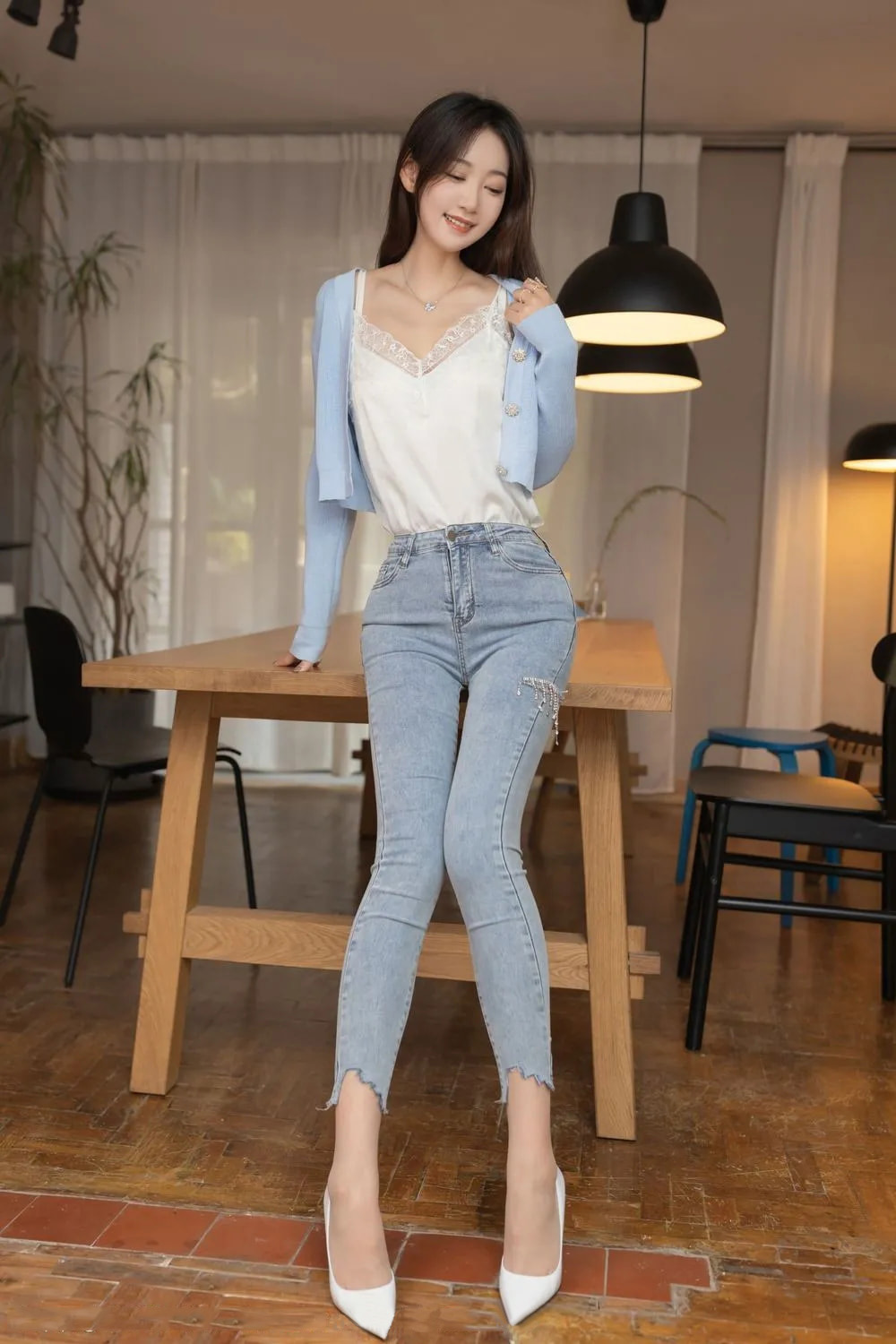 高挑s型身材翘臀美女牛仔裤秀美腿（四）