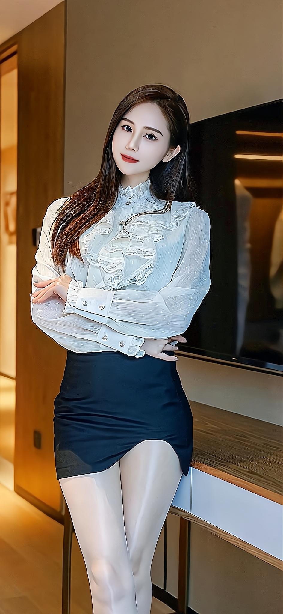 气质女神SISY思衬衫短裙职场OL丝足系列撩人心扉套图